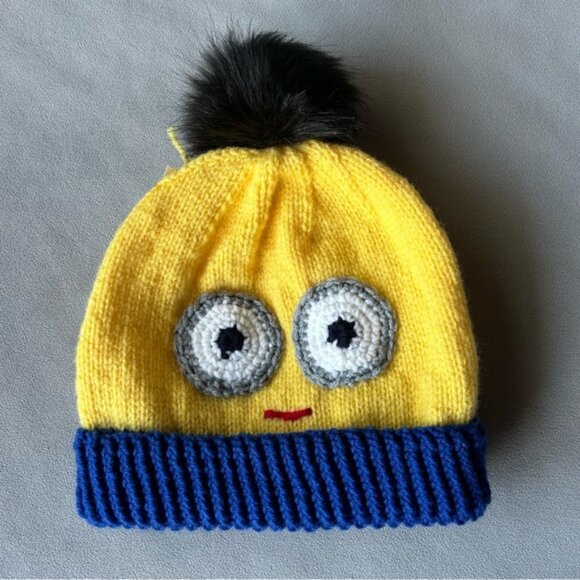 Hand Knit Toque 🇨🇦 ~ Minion with Black Pom ~ Youth Large Adult Small ~ New - Picture 1 of 8